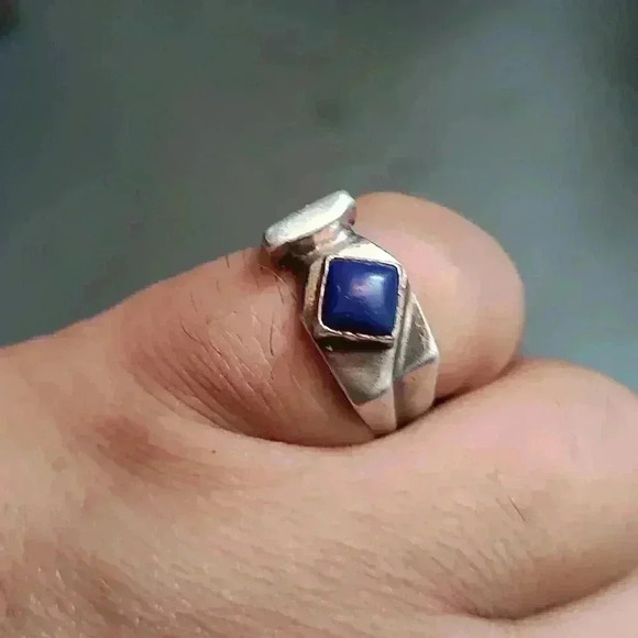 Vintage Mid Century Modern Style Lapis Stone Chunky Ring - Picture 3 of 3